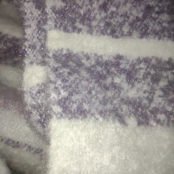 TRUE CRAFT WHITE LAVENDAR PURPLE SUPER SOFT SHAWL/SCARF WITH POCKETS NWT - Picture 10 of 10